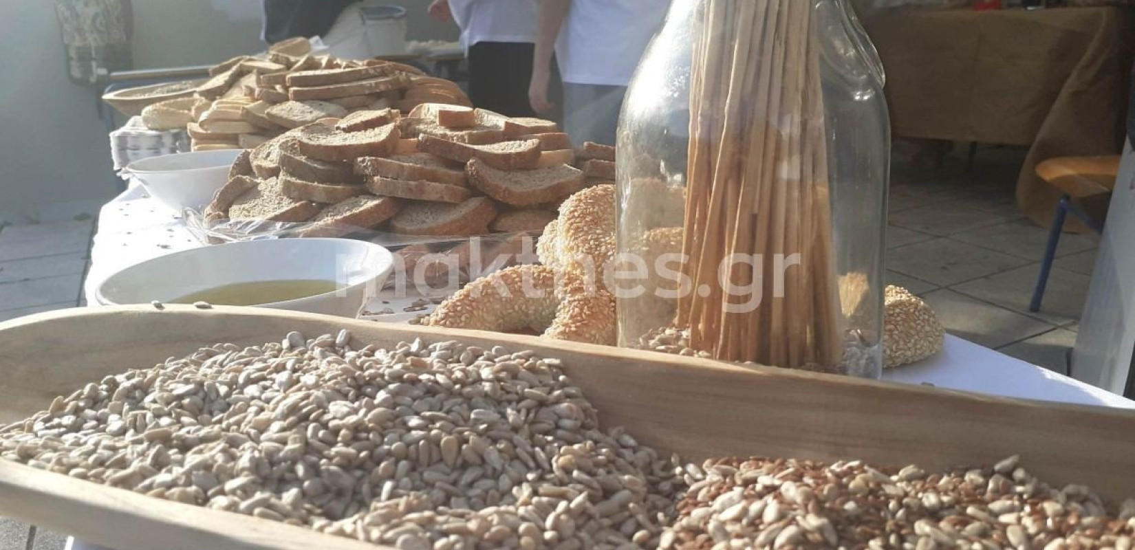 Θεσσαλονίκη: Οι μαθητές του 12ου ΓΕΛ παρασκεύασαν το ξακουστό κουλούρι Θεσσαλονίκης (φωτ.)