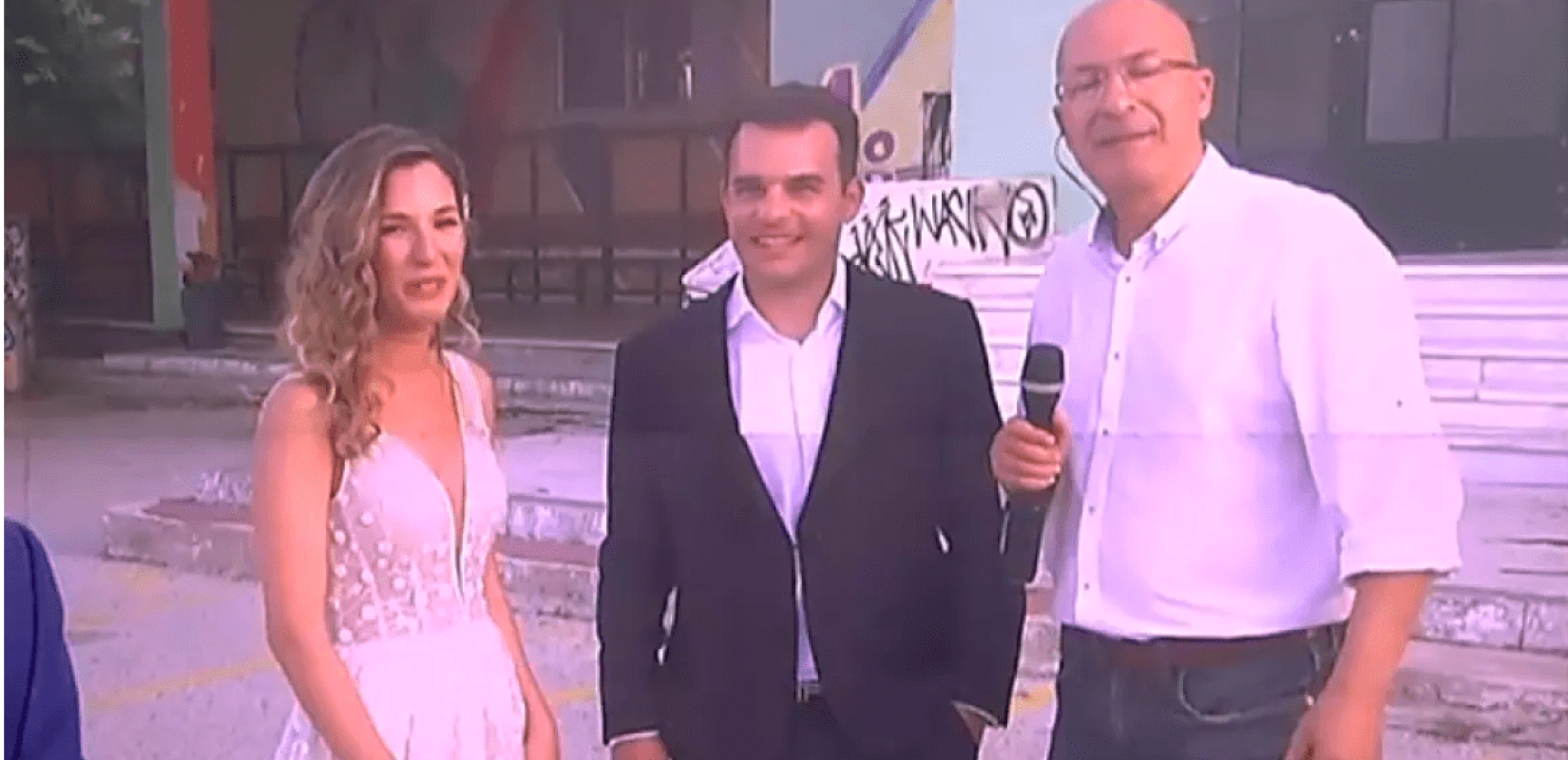 Έκαναν το γαμήλιο γλέντι και μετά πήγαν να ψηφίσουν με το νυφικό και τα γαμπριάτικα (βίντεο)