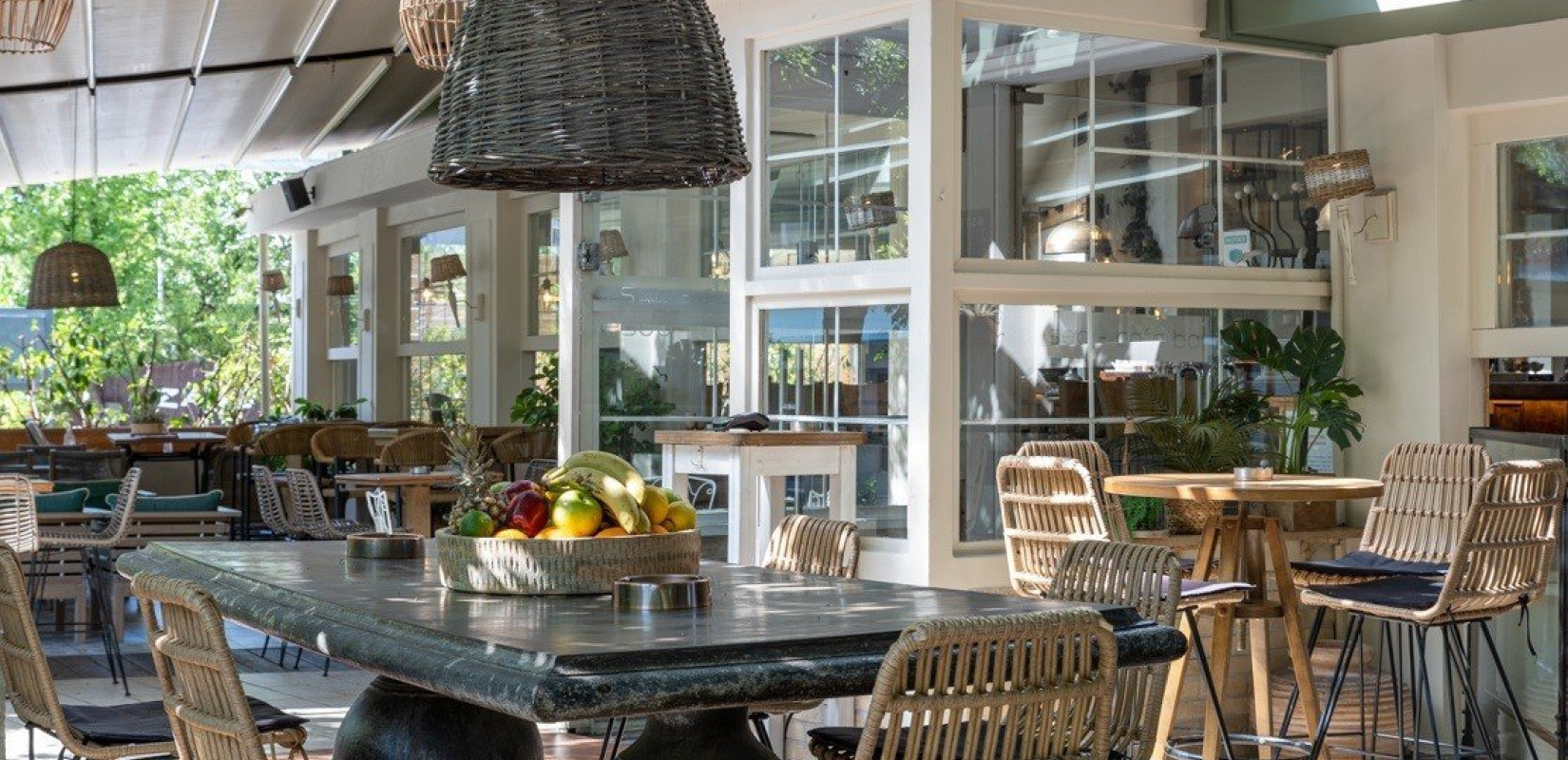 Αφιέρωμα: Παραμυθένιες αυλές της Θεσσαλονίκης για καφέ, ποτό και φαγητό Αφιέρωμα: Παραμυθένιες αυλές της Θεσσαλονίκης για καφέ, ποτό και φαγητό