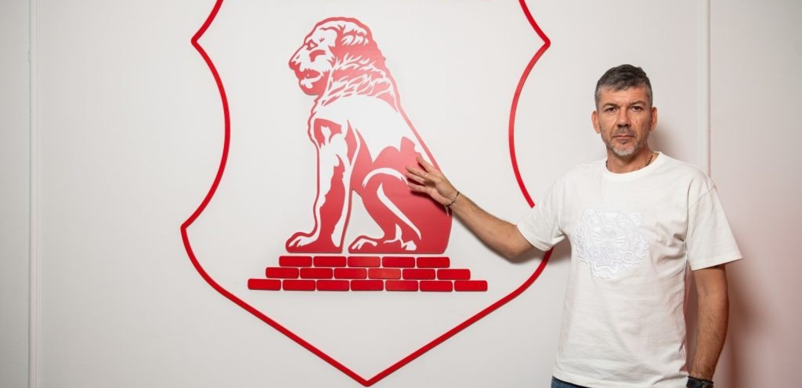 Ο Πανσερραϊκός ανακοίνωσε τον Πάμπλο Γκαρσία (φωτ.)