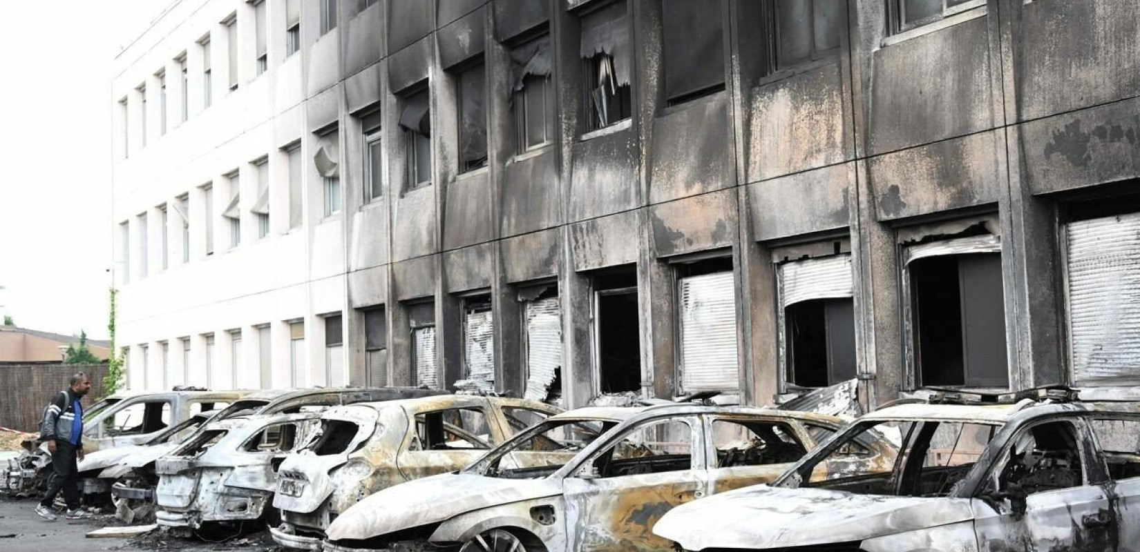 Απαγόρευση κυκλοφορίας τη νύχτα σε προάστιο του Παρισιού