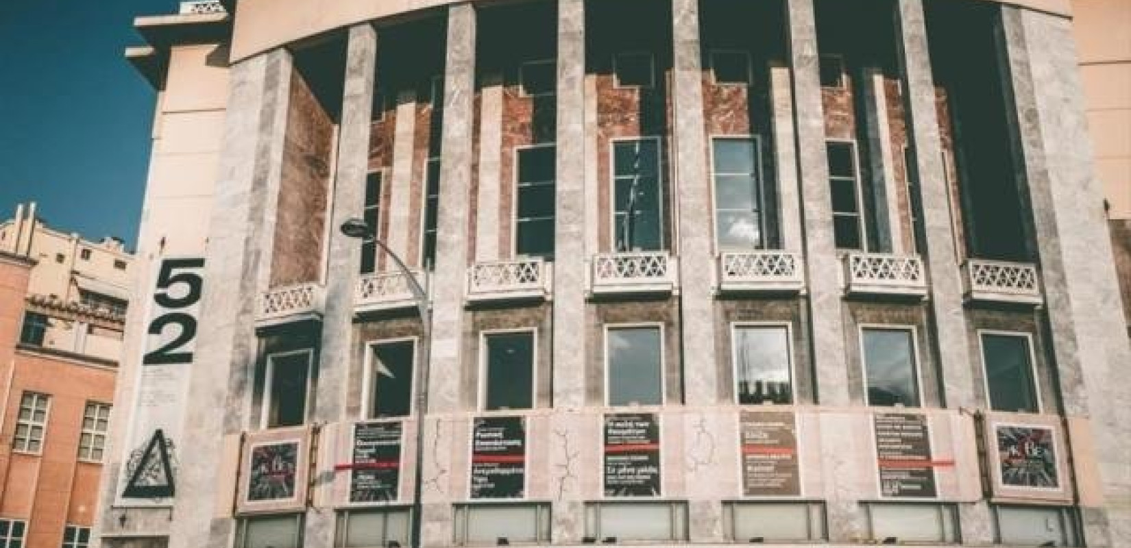 Θεσσαλονίκη-Βιέννη: Ένα συμπόσιο για τις διαδικασίες μετάβασης και αλλαγής Θεσσαλονίκη-Βιέννη: Ένα συμπόσιο για τις διαδικασίες μετάβασης και αλλαγής