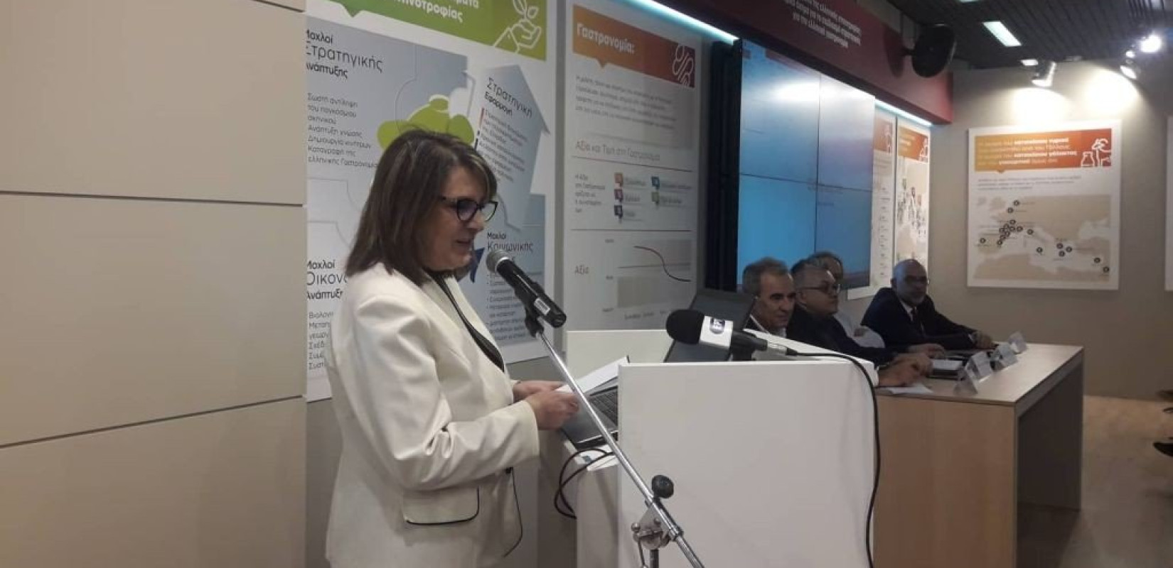 Μείωση στην τιμή του πετρελαίου κίνησης των αγροτικών οχημάτων εξετάζει το υπουργείο Αγροτικής Ανάπτυξης