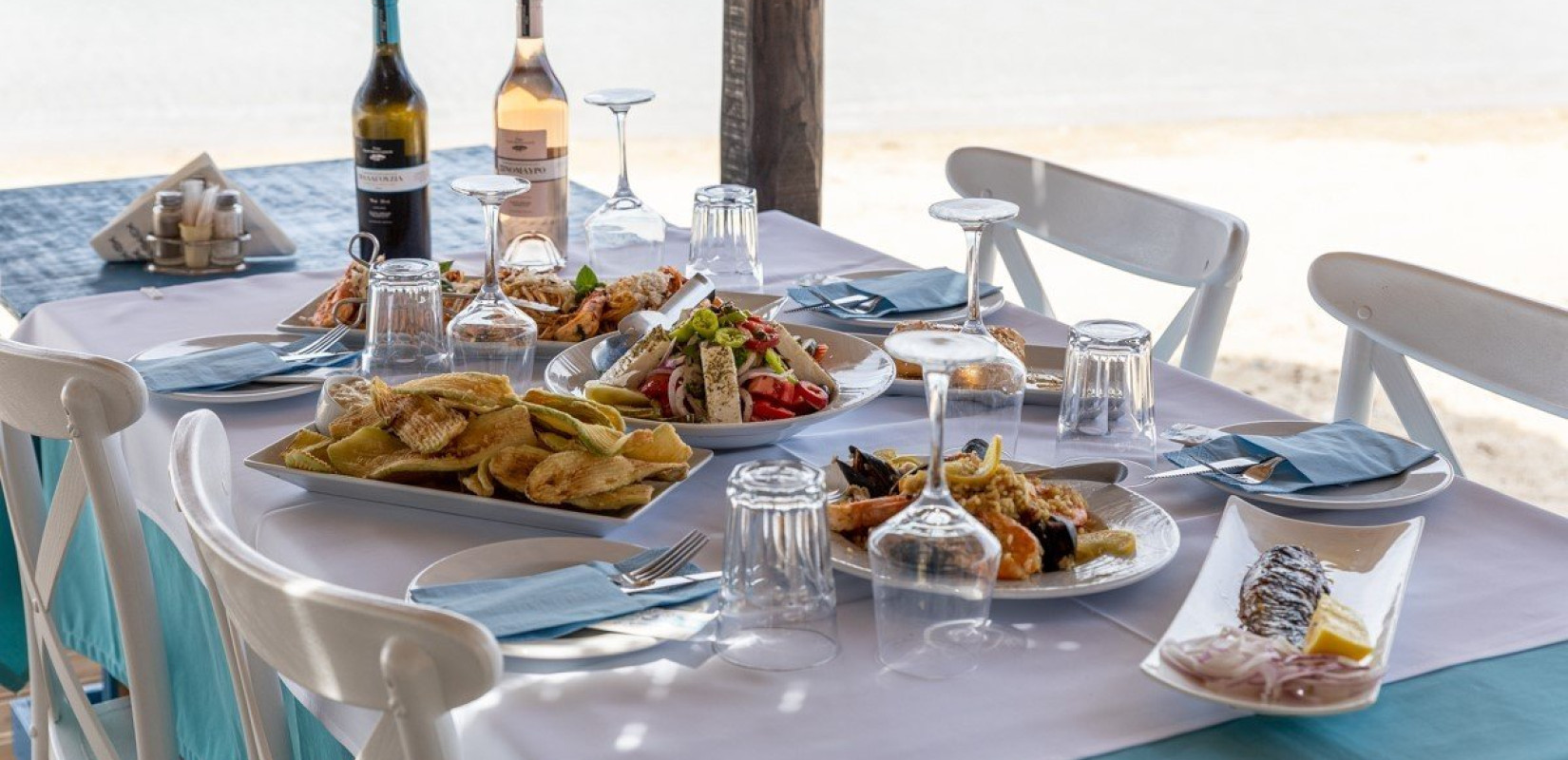 Αφιέρωμα: 10+1 προτάσεις για φαγητό, ποτό και beach bars σε Περαία, Νέους Επιβάτες, Επανομή και Μηχανιώνα