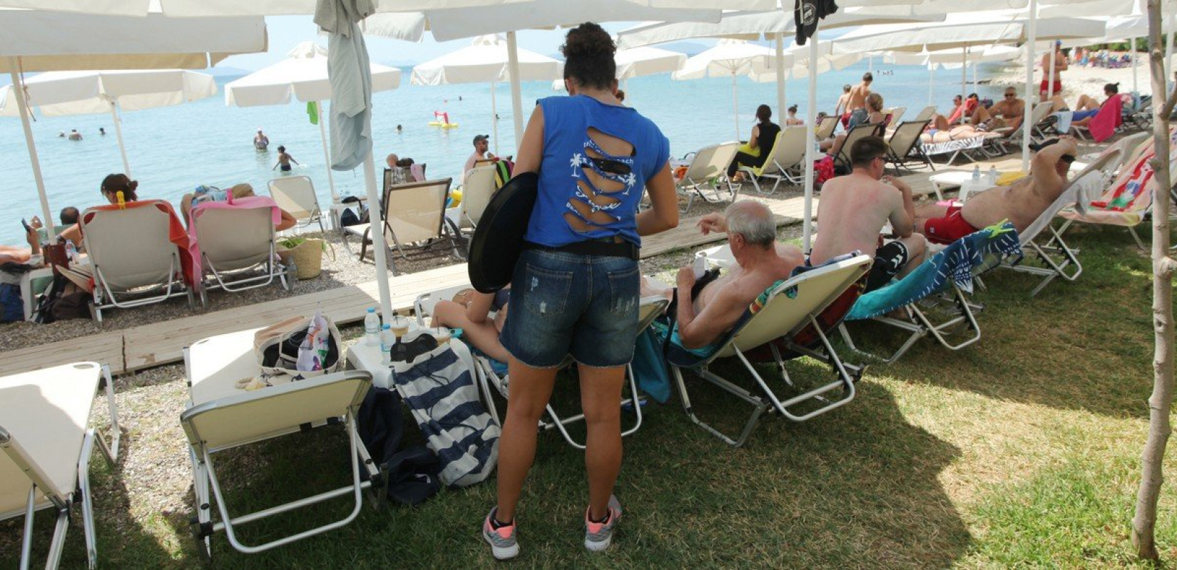 «Πάρτι» παραβάσεων της εργατικής νομοθεσίας σε επιχειρήσεις εστίασης στη Χαλκιδική