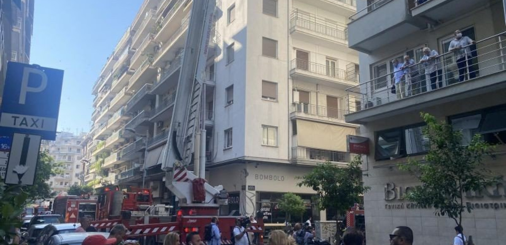 Θεσσαλονίκη: Έσβησε η φωτιά σε κλινική στο κέντρο της πόλης - Απομακρύνθηκαν ασθενείς (βίντεο, φωτ.)