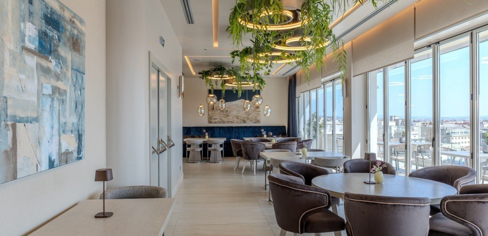 Level 9 Roof Garden: Ένα υπέροχο cafe bar restaurant στον 9ο όροφο του Holiday Inn Thessaloniki