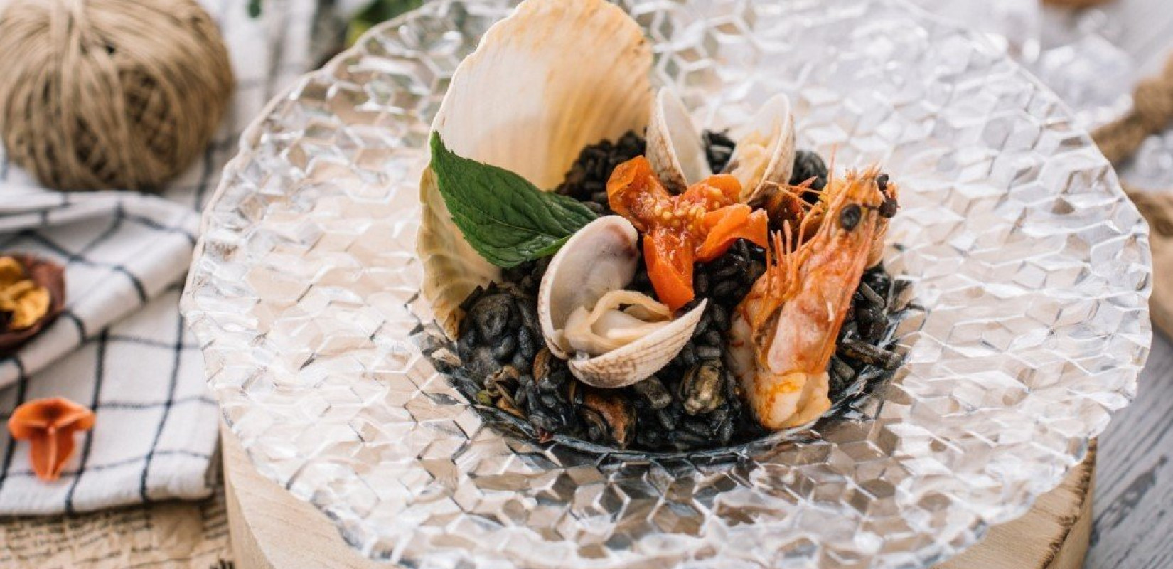 Η βραβευμένη «Ψαροταβέρνα Ακρογιάλι» στην Πιερία για ολόφρεσκα ψάρια και θαλασσινά με πρωταγωνιστές τα μύδια Η βραβευμένη «Ψαροταβέρνα Ακρογιάλι» στην Πιερία για ολόφρεσκα ψάρια και θαλασσινά με πρωταγωνιστές τα μύδια