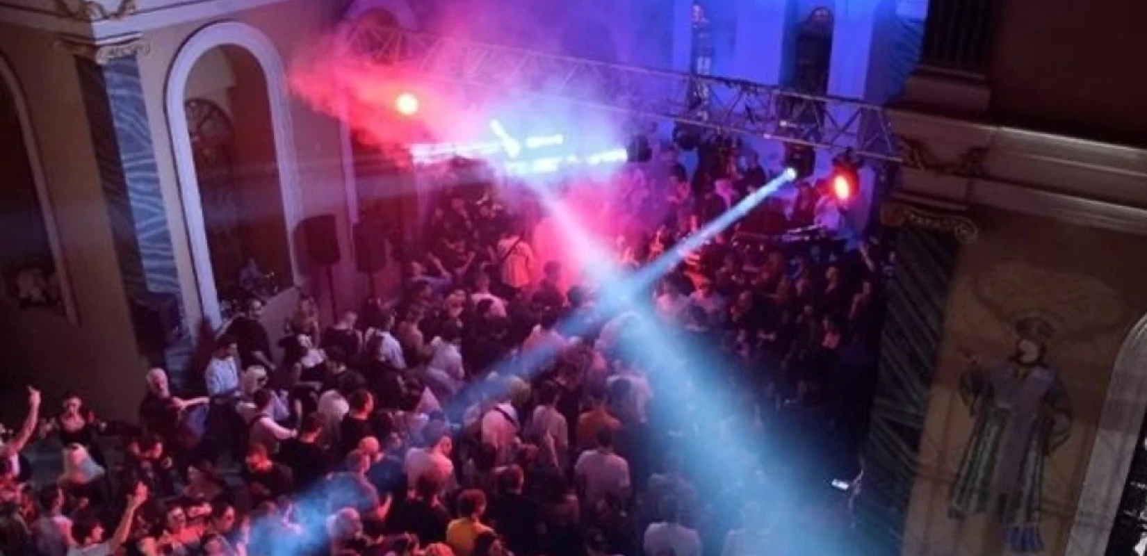 Τουρκική πρόκληση: Πάρτι σε ορθόδοξο ναό στη Σμύρνη (βίντεο)