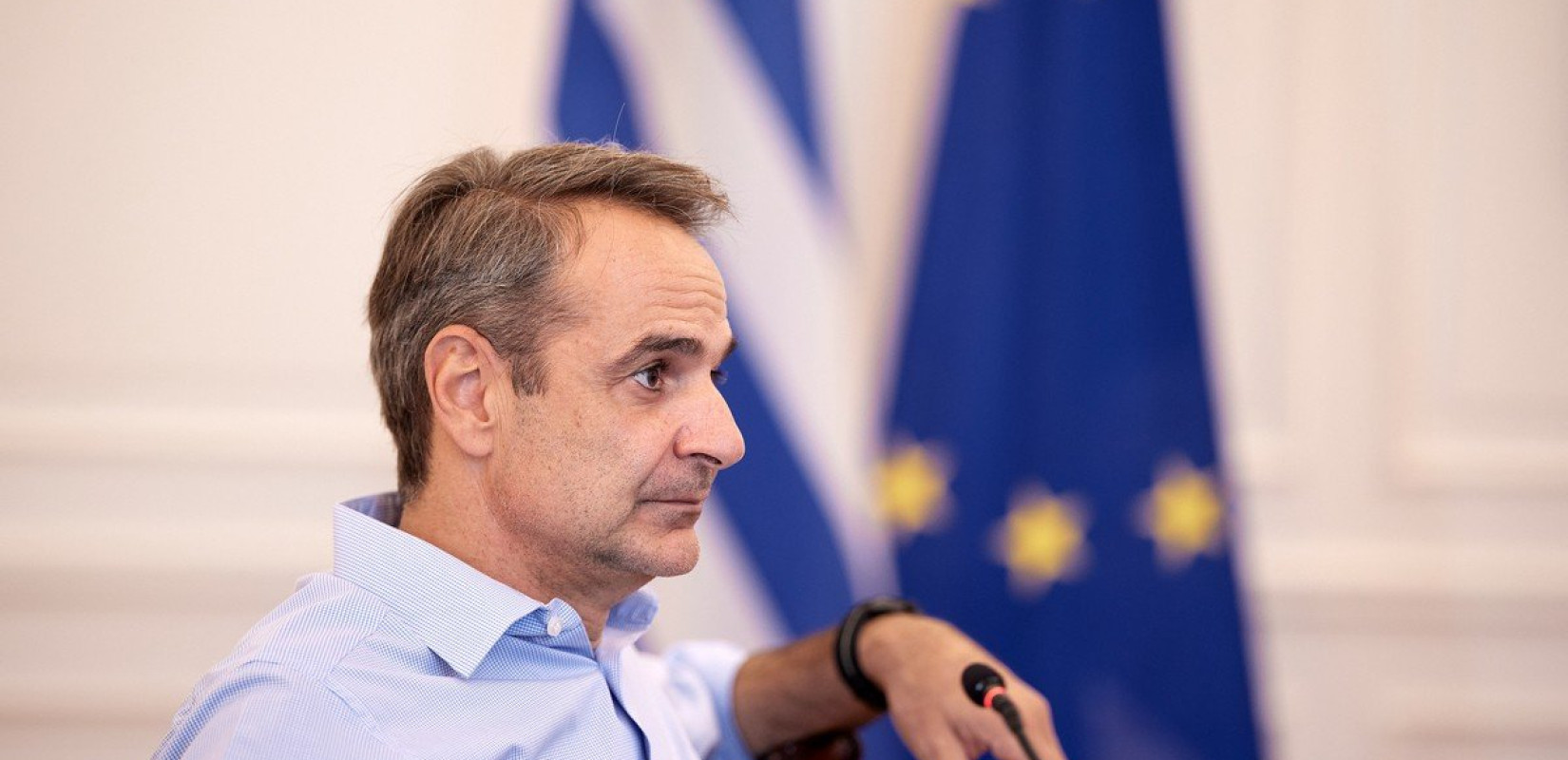 Φυγή προς τα εμπρός με την οικονομία και με βαλκανικό δείπνο Φυγή προς τα εμπρός με την οικονομία και με βαλκανικό δείπνο