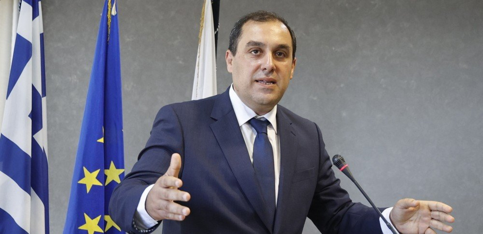 Κ. Κατσαφάδος: «Εκδόθηκε η πρώτη άδεια επισκευής κτιρίου που υπέστη ζημιές από τις πυρκαγιές του καλοκαιριού»