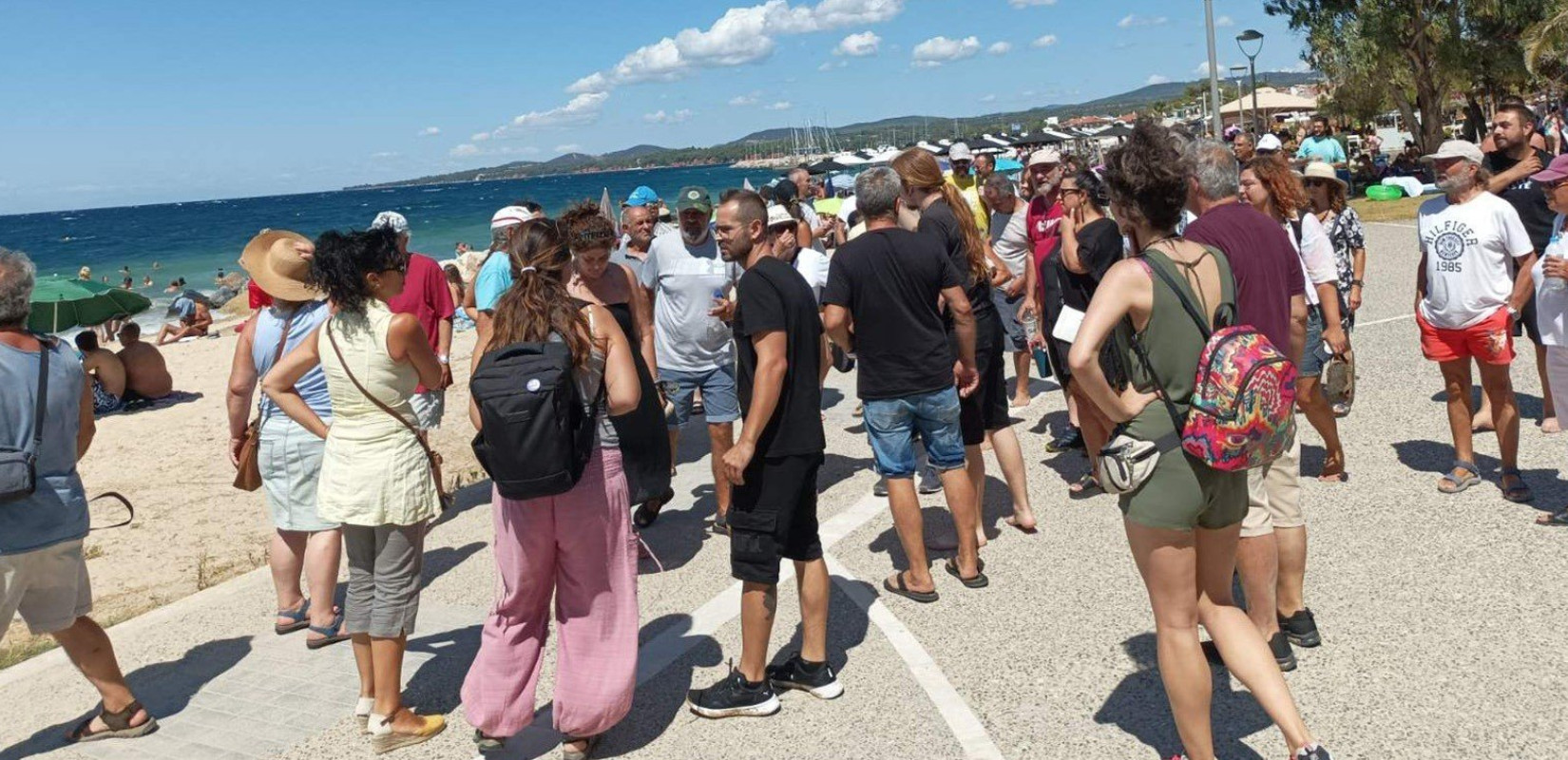 Νικήτη Χαλκιδικής: Το κίνημα της πετσέτας έβγαλε το δήμαρχο στις παραλίες