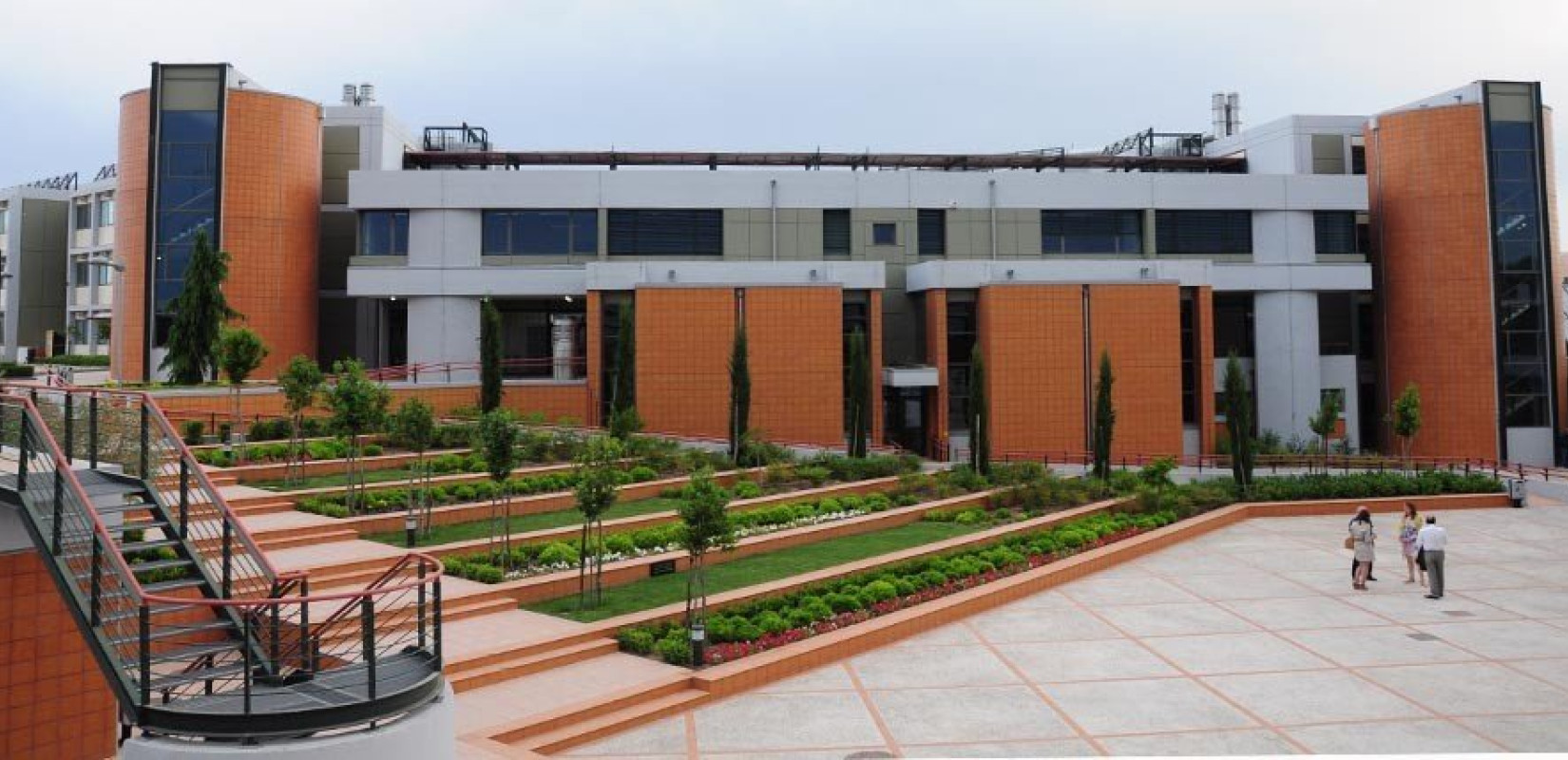 Ψάχνει μάνατζερ το... πανεπιστήμιο Θεσσαλίας