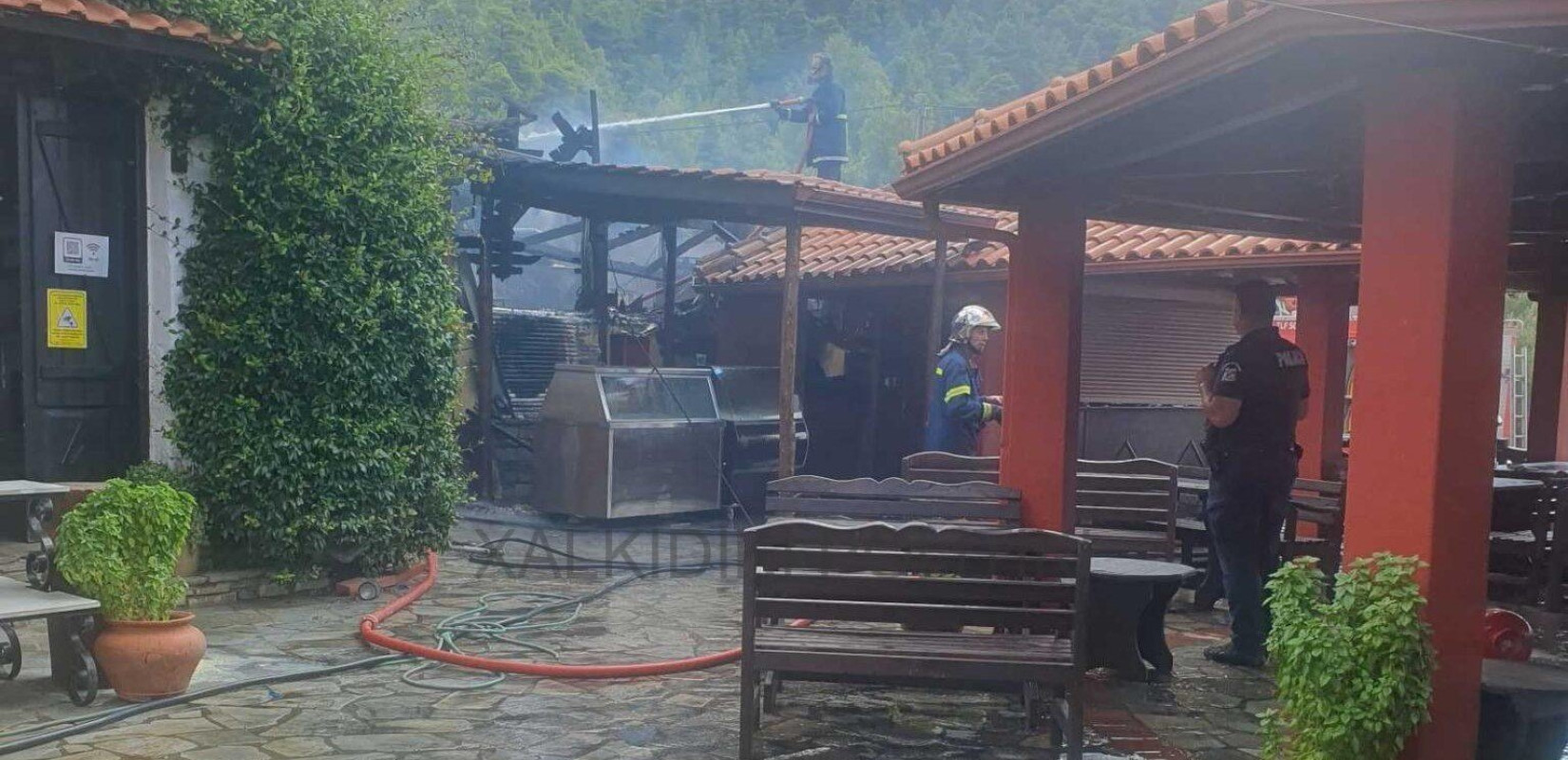 Παρθενώνας Χαλκιδικής: Φωτιά στην παραδοσιακή ταβέρνα του Paul