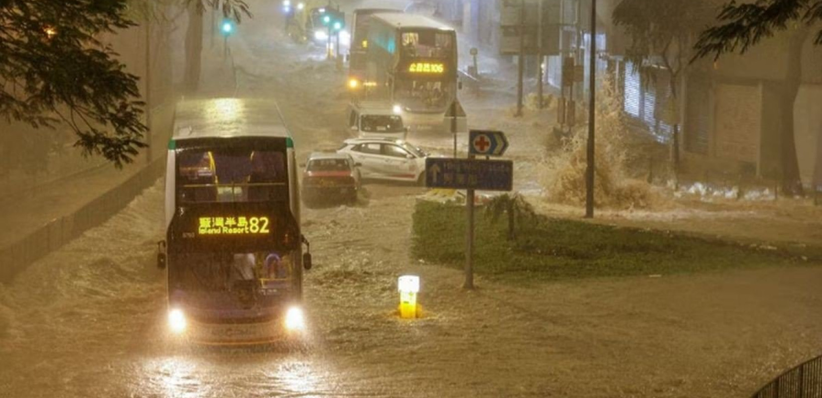 Στη δίνη  της κακοκαιρίας η Κίνα: Το Χονγκ Κονγκ πλήττεται από τις χειρότερες βροχές των τελευταίων 140 ετών