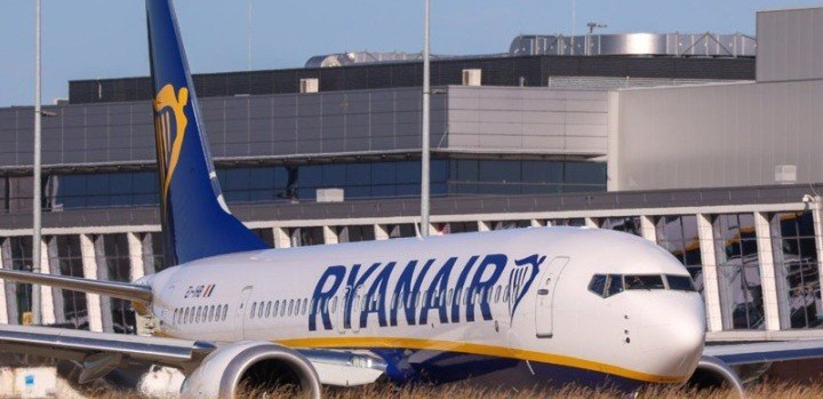 Η Ryanair μήνυσε επιβάτη που η συμπεριφορά του οδήγησε πτήση να αλλάξει πορεία