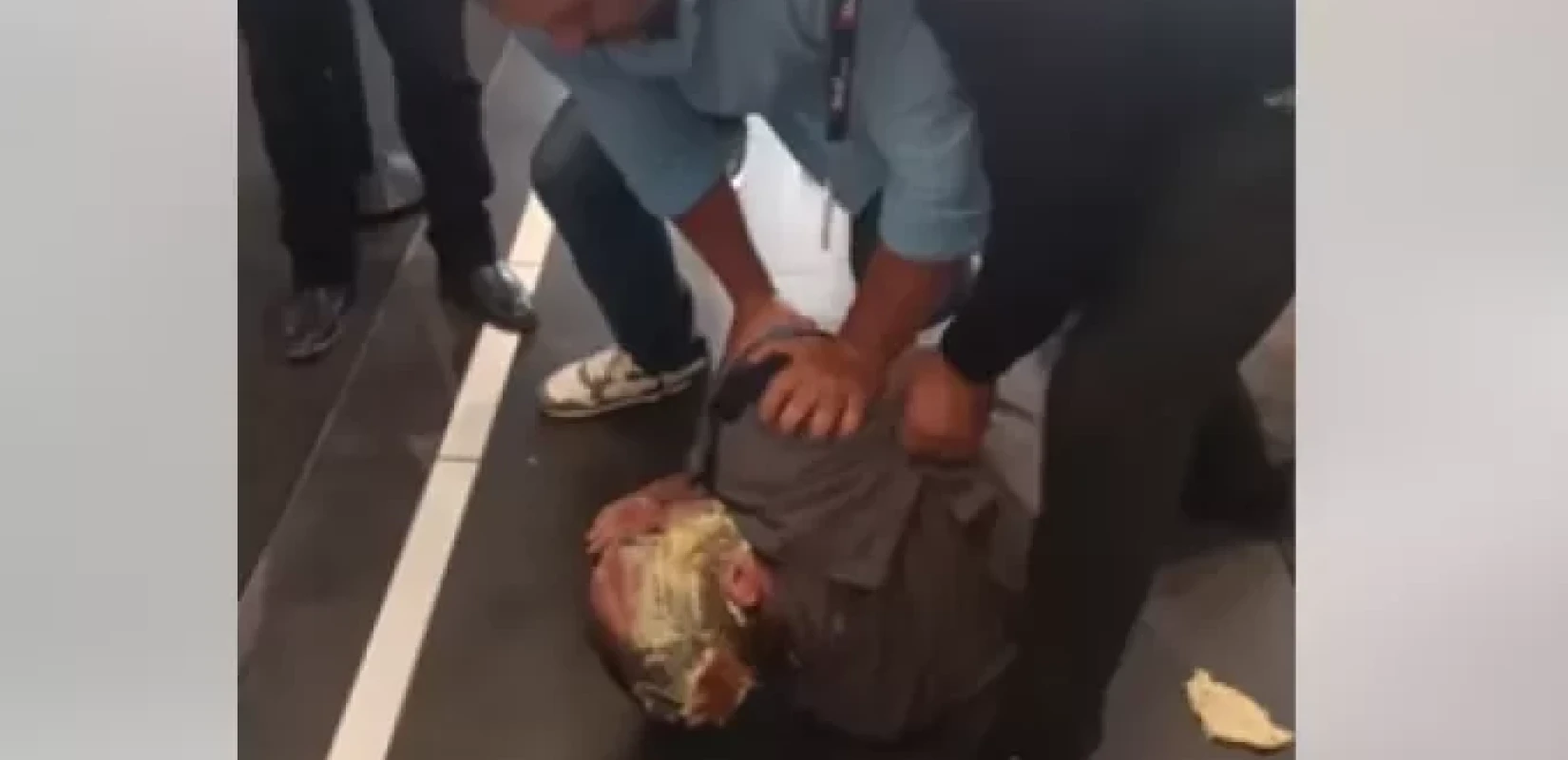 Βέλγιο: Έριξαν τάρτα στο πρόσωπο του επικεφαλής του κόμματος MR, Ζορζ-Λουί Μπουσέ (βίντεο)