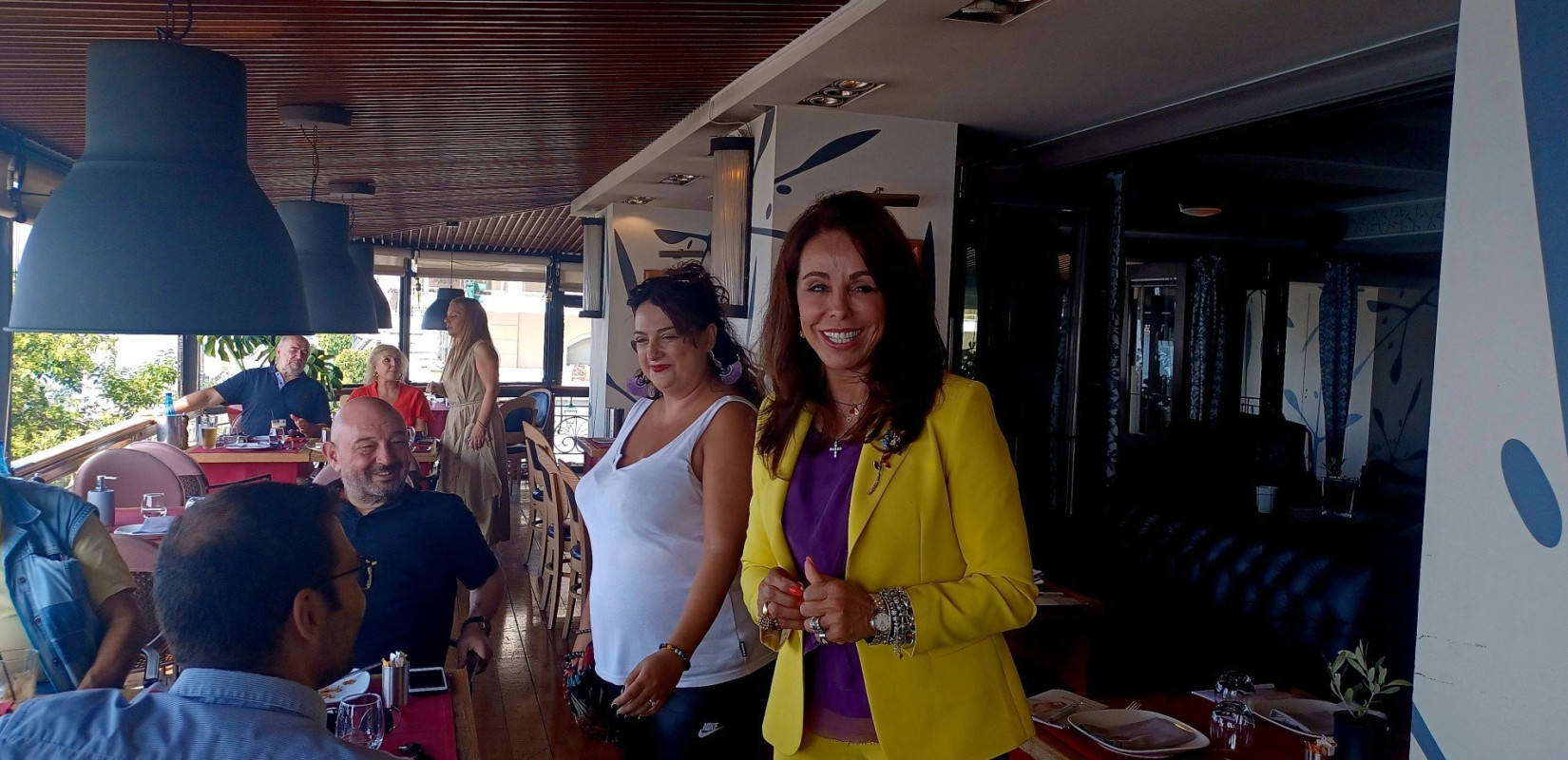 Η Βούλα Πατουλίδου συναντήθηκε με δημοσιογράφους και το σωματείο "Νίκος Καπετανίδης"