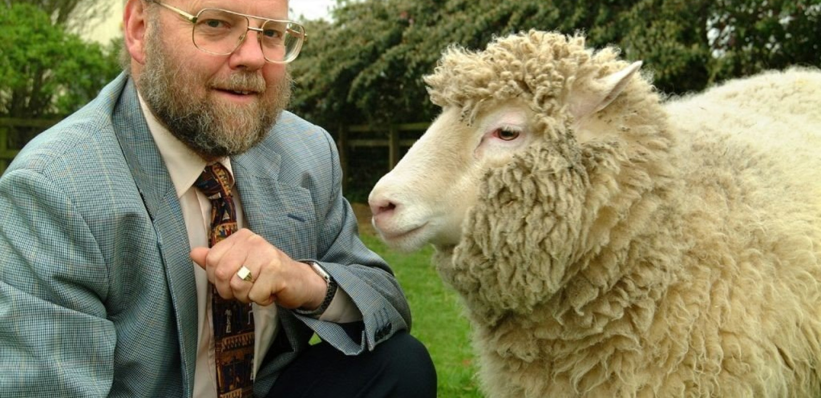 Βρετανία: Πέθανε ο γιατρός που κλωνοποίησε την Ντόλι 