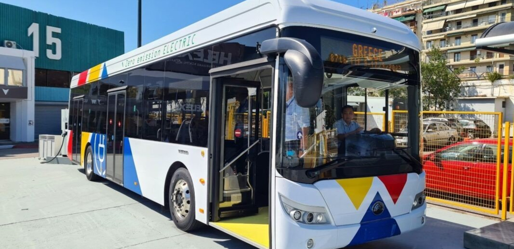 ΟΑΣΘ: Άλλα 225 καινούργια ηλεκτρικά λεωφορεία και 150 επιπλέον οδηγοί