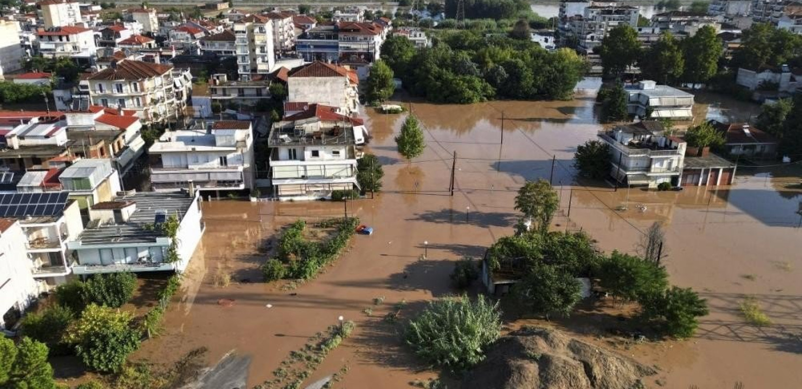 Θαμμένα στη λάσπη και το νερό χωριά σε Τρίκαλα και Καρδίτσα - Οι κάτοικοι αγωνιούν για την επόμενη μέρα