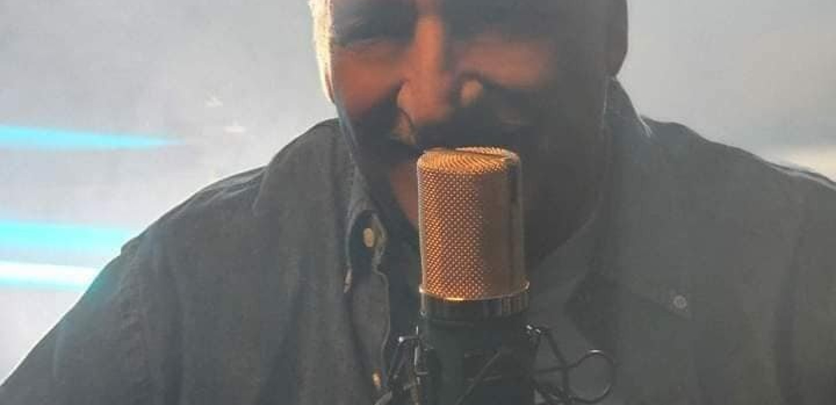 Πήγε σπίτι του ο Βασίλης Καρράς - Αισιοδοξία για την υγεία του (βίντεο)