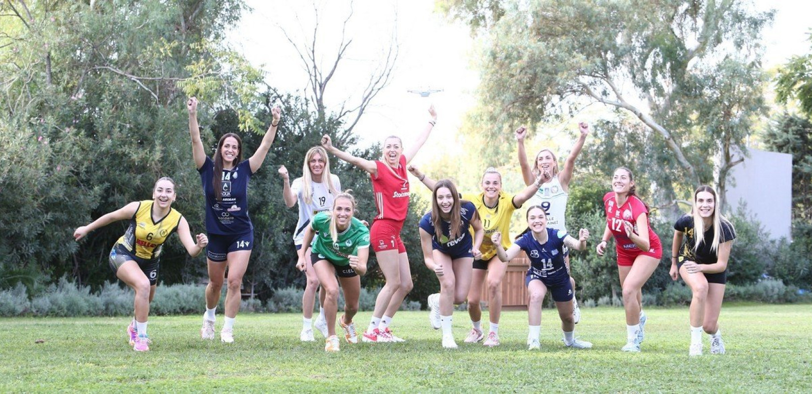 Βόλεϊ: Τα χαμόγελα των πρωταγωνιστριών πριν το πρώτο σερβίς στη Volley League γυναικών (βίντεο, φωτ.)