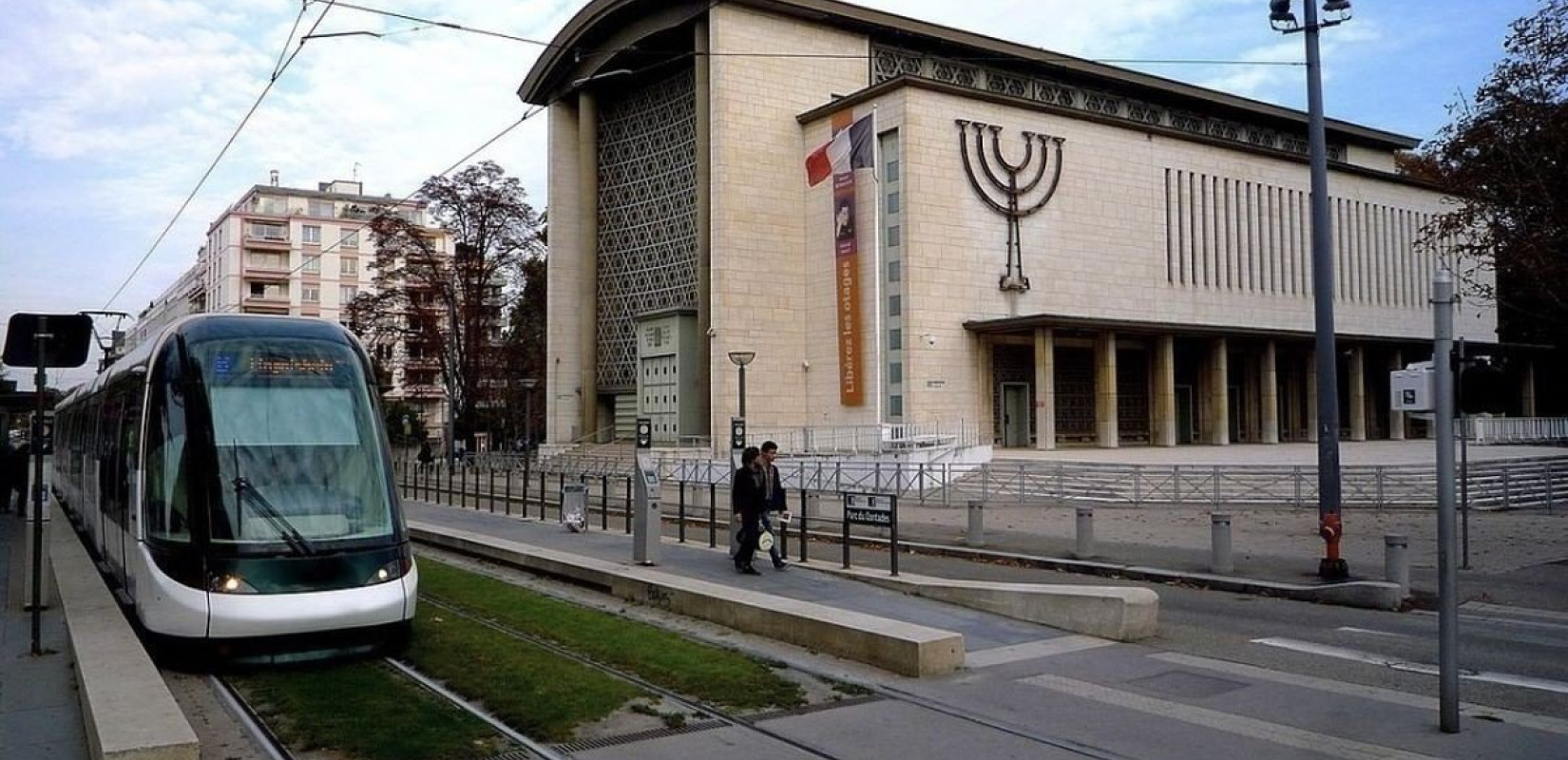 Γαλλία: Έφηβος συνελήφθη με μαχαίρι έξω από συναγωγή 