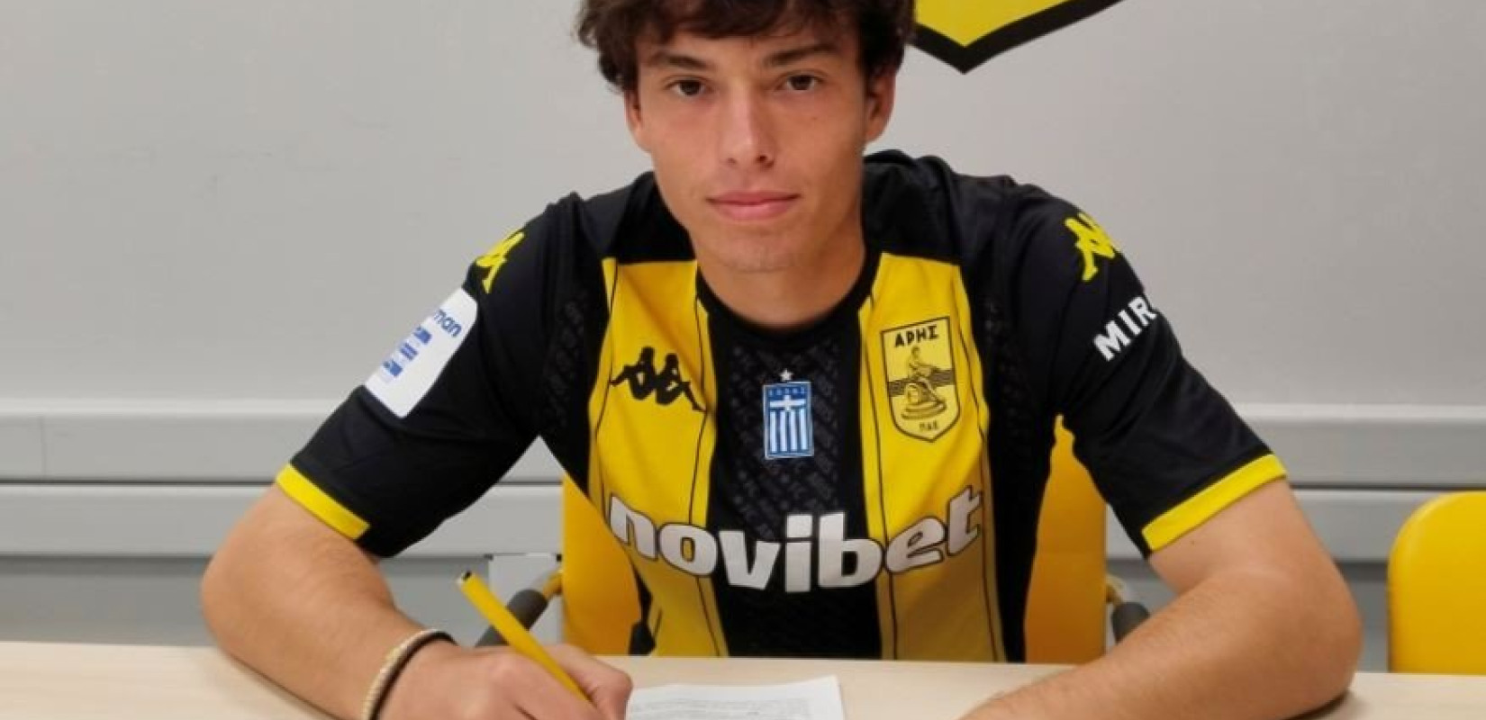 Ο Άρης επιβράβευσε τον Σγούρο: Ο 19χρονος υπέγραψε επαγγελματικό συμβόλαιο