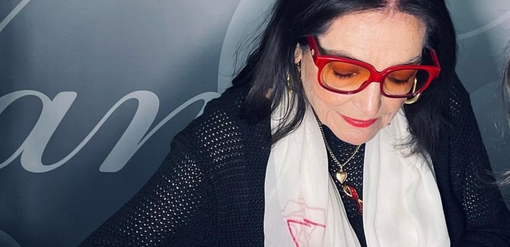 Νανά Μούσχουρη: Παρουσίασε το νέο της άλμπουμ με πρώιμες και ανέκδοτες ηχογραφίσεις (φωτ.)