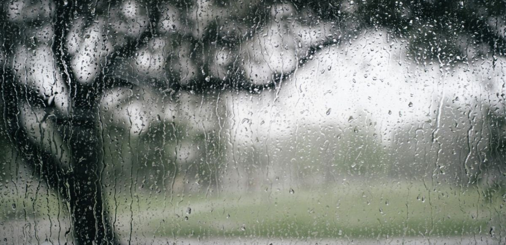 Στο «μάτι» της κακοκαιρίας Πρέβεζα και Βόνιτσα - Πλημμύρισαν δρόμοι (βίντεο)