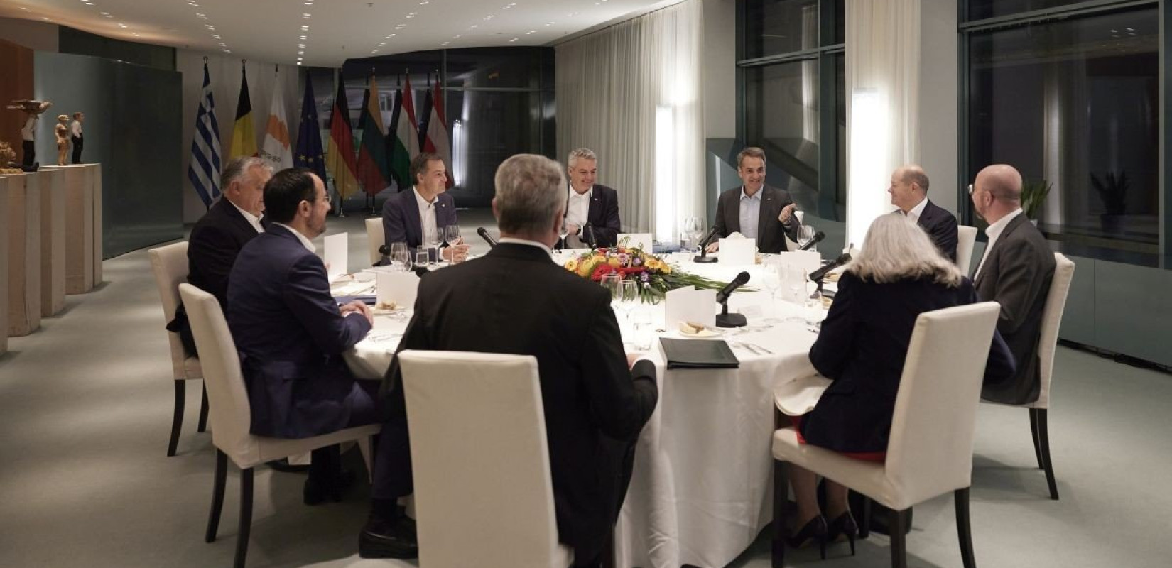 «Ύμνοι» Λάμερτ και Μερτς για τη «διαφορετική» Ελλάδα (φωτ.)