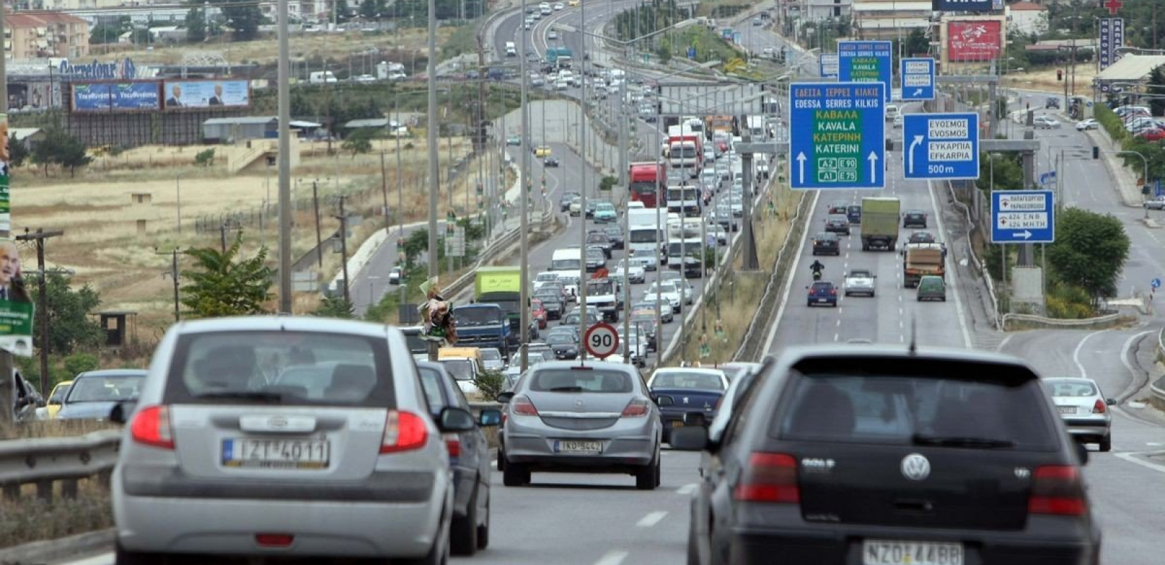 Θεσσαλονίκη: Τρία τροχαία στον Περιφερειακό - ΙΧ παρέσυρε διασώστη του ΕΚΑΒ
