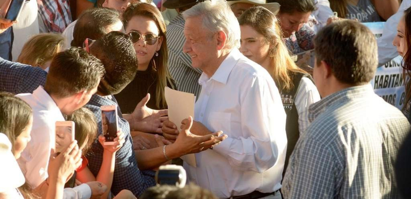 Το Μεξικό δεν διακόπτει τις διπλωματικές σχέσεις του με το Περού