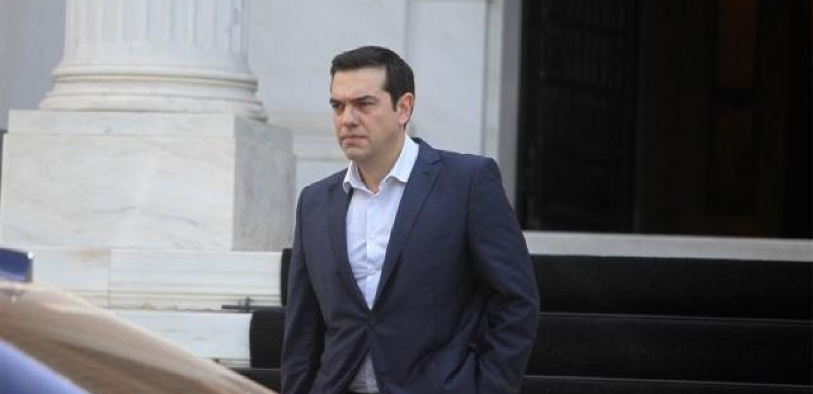 Ανασχηματισμός με το βλέμμα στην κεντροαριστερά