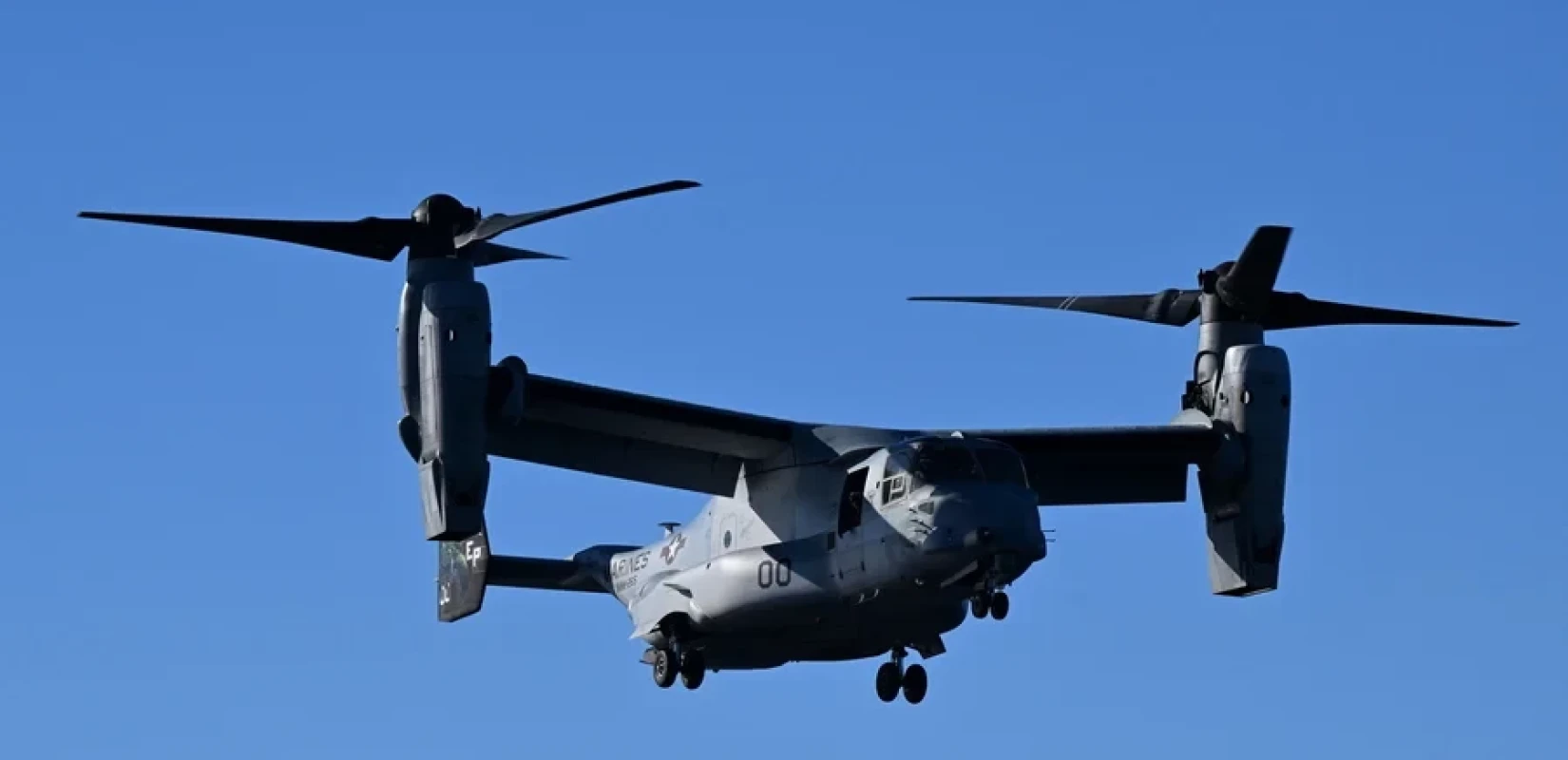 Συντριβή Osprey: Επιβεβαιώθηκε ο θάνατος ενός ανθρώπου - Συνεχίζεται η έρευνα για τους υπόλοιπους