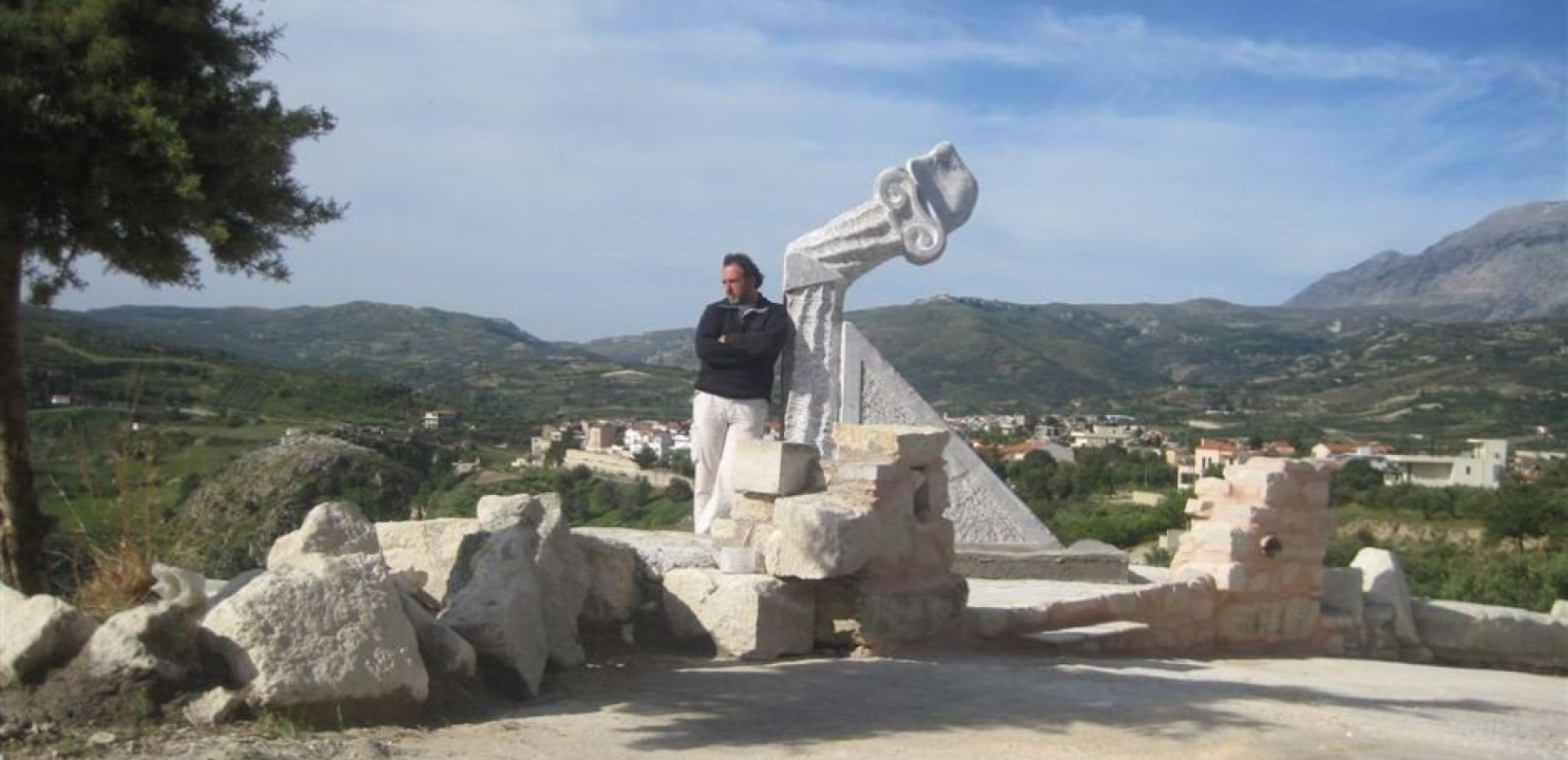 Ο Κρητικός καλλιτέχνης που φτιάχνει γλυπτά διαμαρτυρίας για τα μάρμαρα του Παρθενώνα (φωτ.) Ο Κρητικός καλλιτέχνης που φτιάχνει γλυπτά διαμαρτυρίας για τα μάρμαρα του Παρθενώνα (φωτ.)