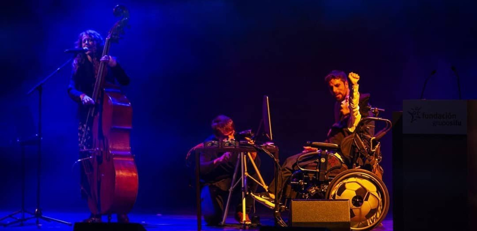 EyeHarp: Πώς ένα τροχαίο και μια ταινία του Αμενάμπαρ επέτρεψαν σε τετραπληγικούς να δίνουν συναυλίες EyeHarp: Πώς ένα τροχαίο και μια ταινία του Αμενάμπαρ επέτρεψαν σε τετραπληγικούς να δίνουν συναυλίες