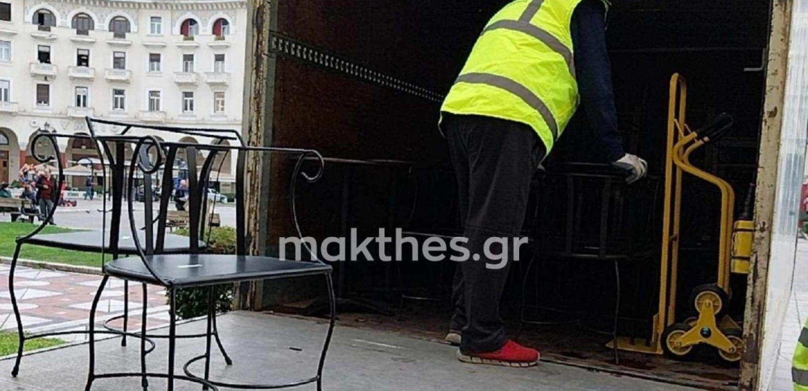 Θεσσαλονίκη: «Σηκώνει» τραπεζοκαθίσματα η δημοτική αστυνομία - Οι συχνότερες παραβάσεις και οι θρασείς που δεν έχουν καν άδεια (φωτ.) Θεσσαλονίκη: «Σηκώνει» τραπεζοκαθίσματα η δημοτική αστυνομία - Οι συχνότερες παραβάσεις και οι θρασείς που δεν έχουν καν άδεια (φωτ.)