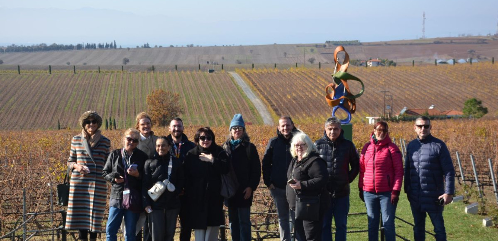 Θεσσαλονίκη: Βρετανοί και Αμερικανοί ταξιδιωτικοί δημοσιογράφοι μαθαίνουν πώς φτιάχνεται η μπουγάτσα