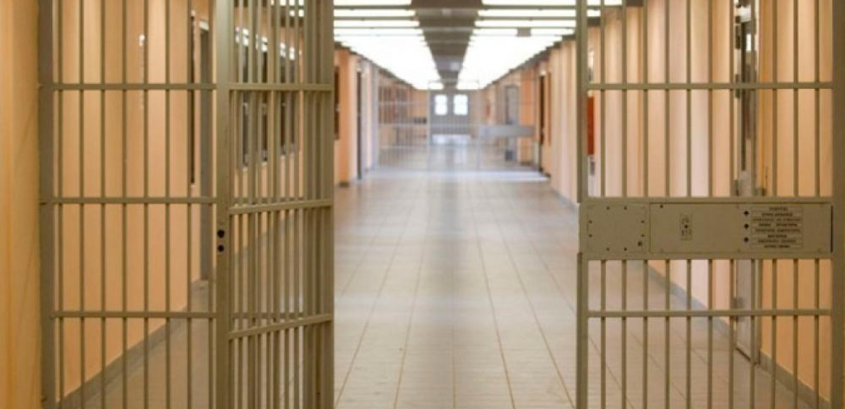 Αλβανία: Ισοβίτης δολοφόνησε συγκρατούμενό του με όπλο που... παρέλαβε με ντρόουν