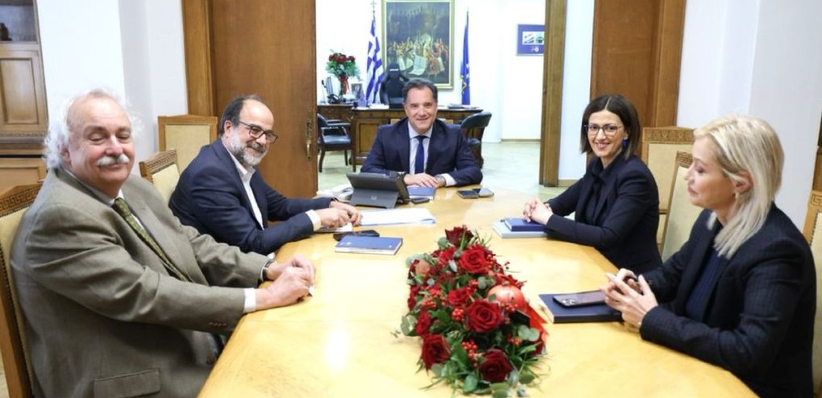 Συνάντηση Γεωργιάδη-ΕΟΔΥ για την πορεία του κορονοϊού