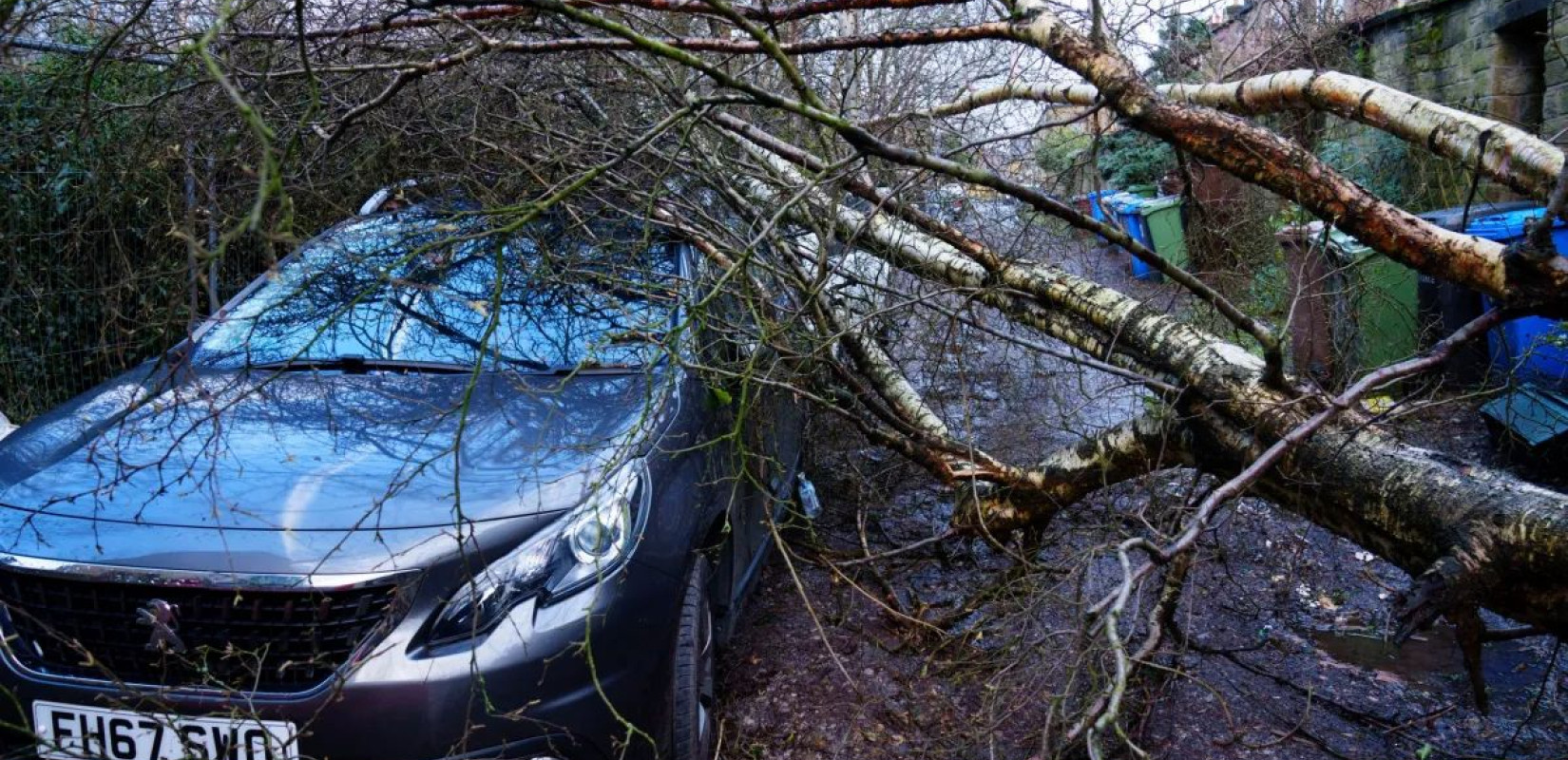 Αγγλία: Φρικτός θάνατος για 3 άνδρες - Ποτάμι παρέσυρε το αυτοκίνητό τους (βίντεο)