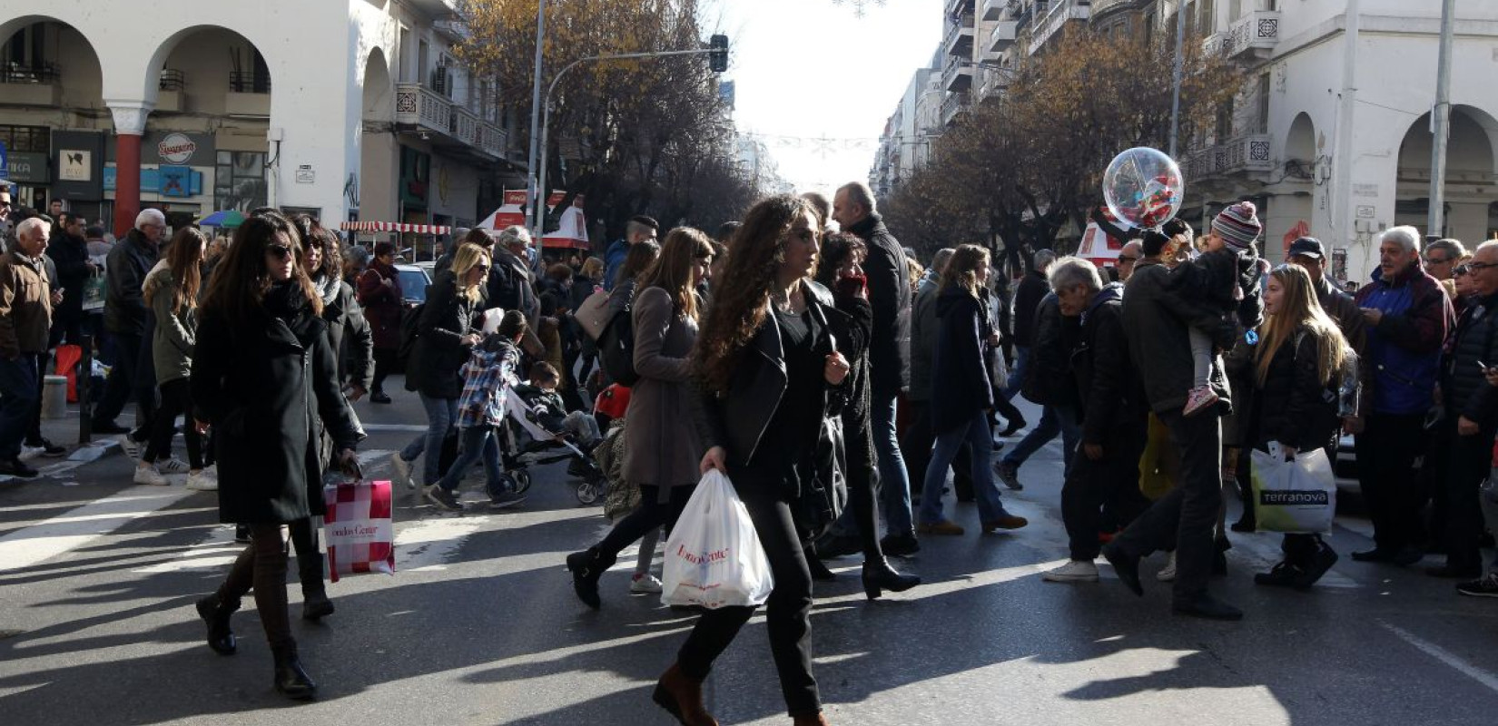 Ανοιχτά σήμερα, Κυριακή, τα καταστήματα - Το ωράριο λειτουργίας