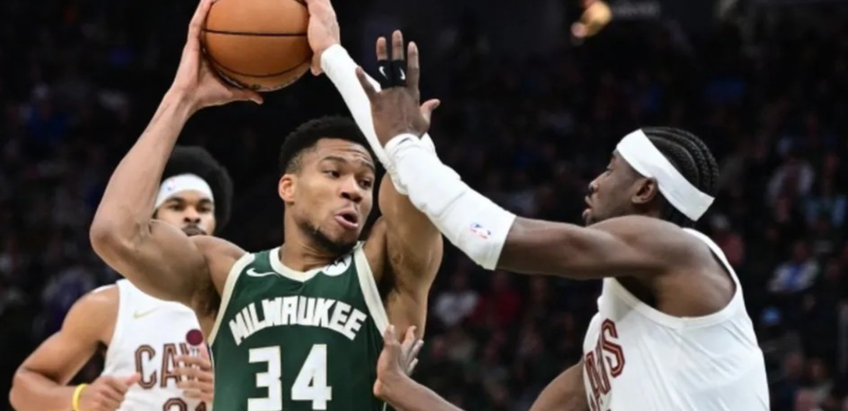 ΝΒΑ: Εξωπραγματικός Αντετοκούνμπο, οδήγησε τους Μπακς στη νίκη επί των Καβαλίερς (βίντεο)