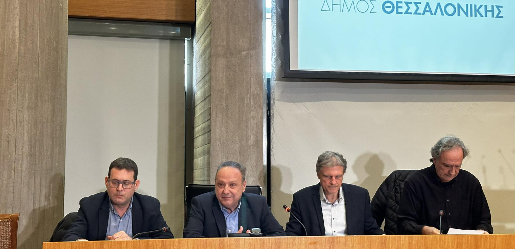 Αγγελούδης: «Αδράνεια, κακοδιαχείριση, ανεπάρκεια και διαχειριστική ανικανότητα» - Άνω των 20 εκ. ευρώ το έλλειμμα στα ανταποδοτικά τέλη Αγγελούδης: «Αδράνεια, κακοδιαχείριση, ανεπάρκεια και διαχειριστική ανικανότητα» - Άνω των 20 εκ. ευρώ το έλλειμμα στα ανταποδοτικά τέλη