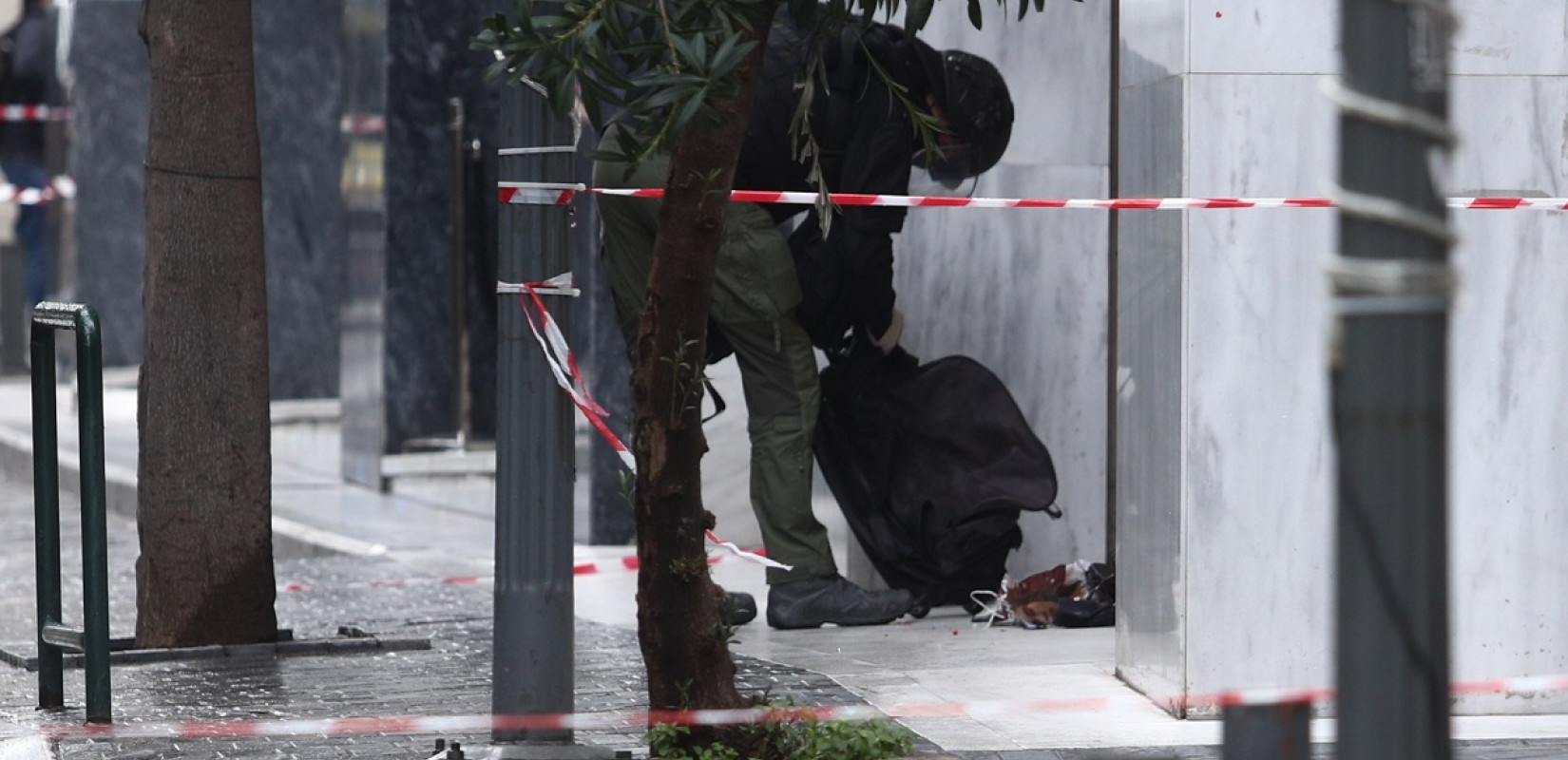 Αθήνα: Λήξη συναγερμού για τη βαλίτσα - Είχε ρούχα μέσα (φωτ.)