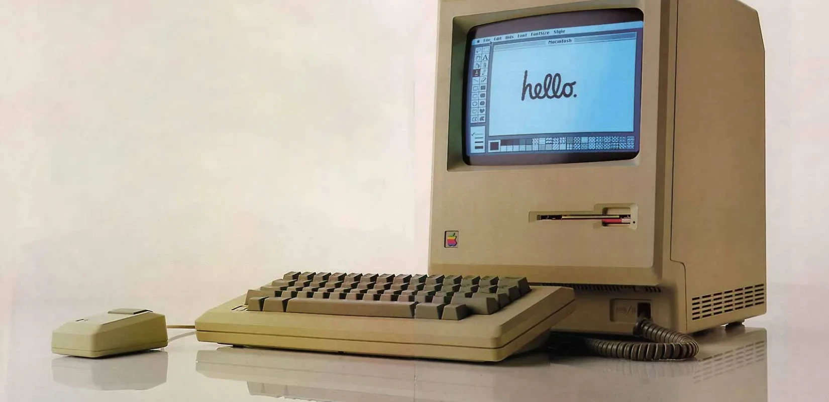 Το πρώτο Macintosh γίνεται 40 ετών - Η τεχνολογική «αρχαιότητα» που άνοιξε τον δρόμο στους σύγχρονους υπολογιστές