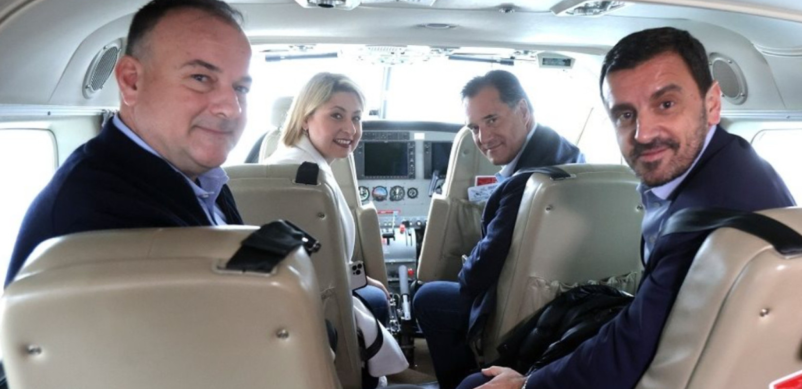 Στην πρώτη πτήση με υδροπλάνο της Hellenic Seaplanes o Yφυπ. Ιωάννης Παππάς