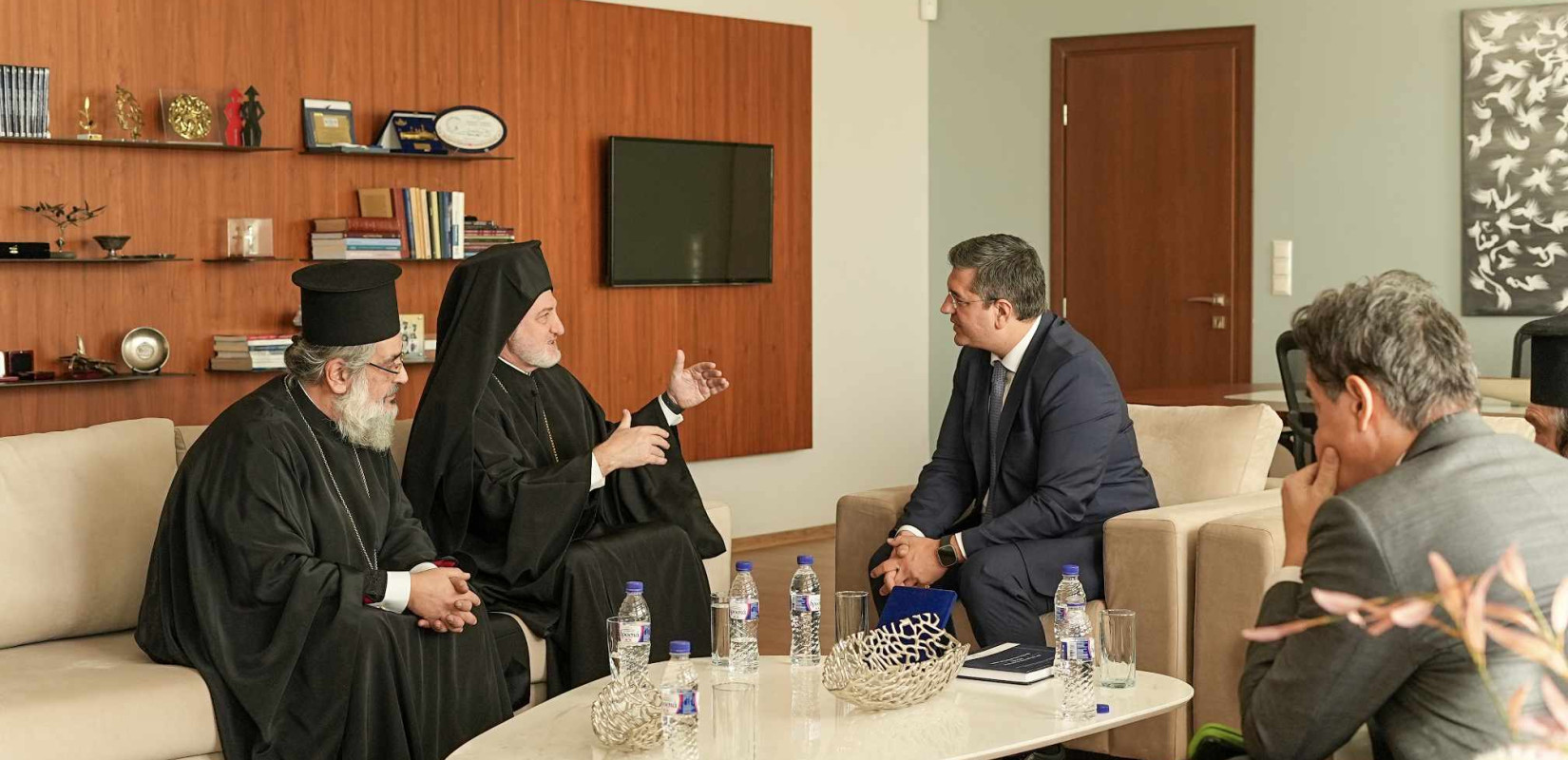 Τζιτζικώστας σε Ελπιδοφόρο: «Είστε ο Φάρος της Ορθοδοξίας στην άλλη πλευρά του Ατλαντικού» (φωτ.)